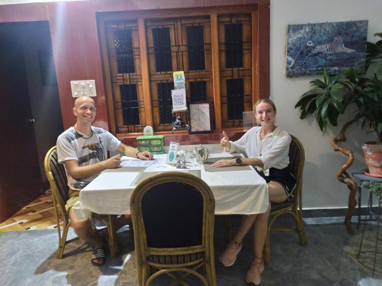 Khajuraho Glory Homestay Extérieur photo