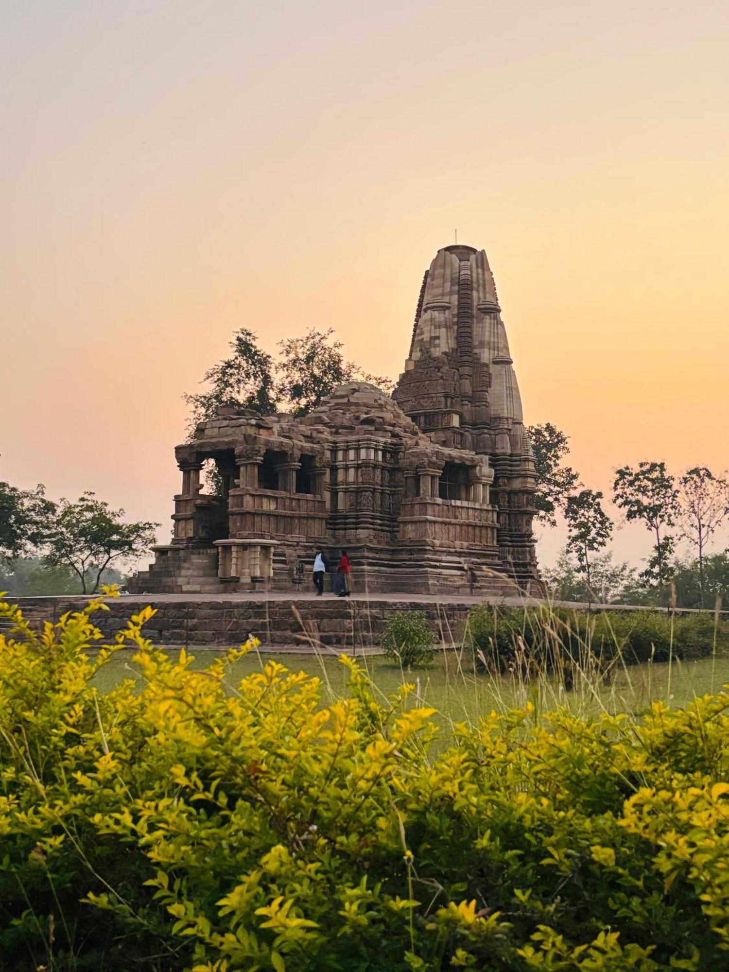 Khajuraho Glory Homestay Extérieur photo