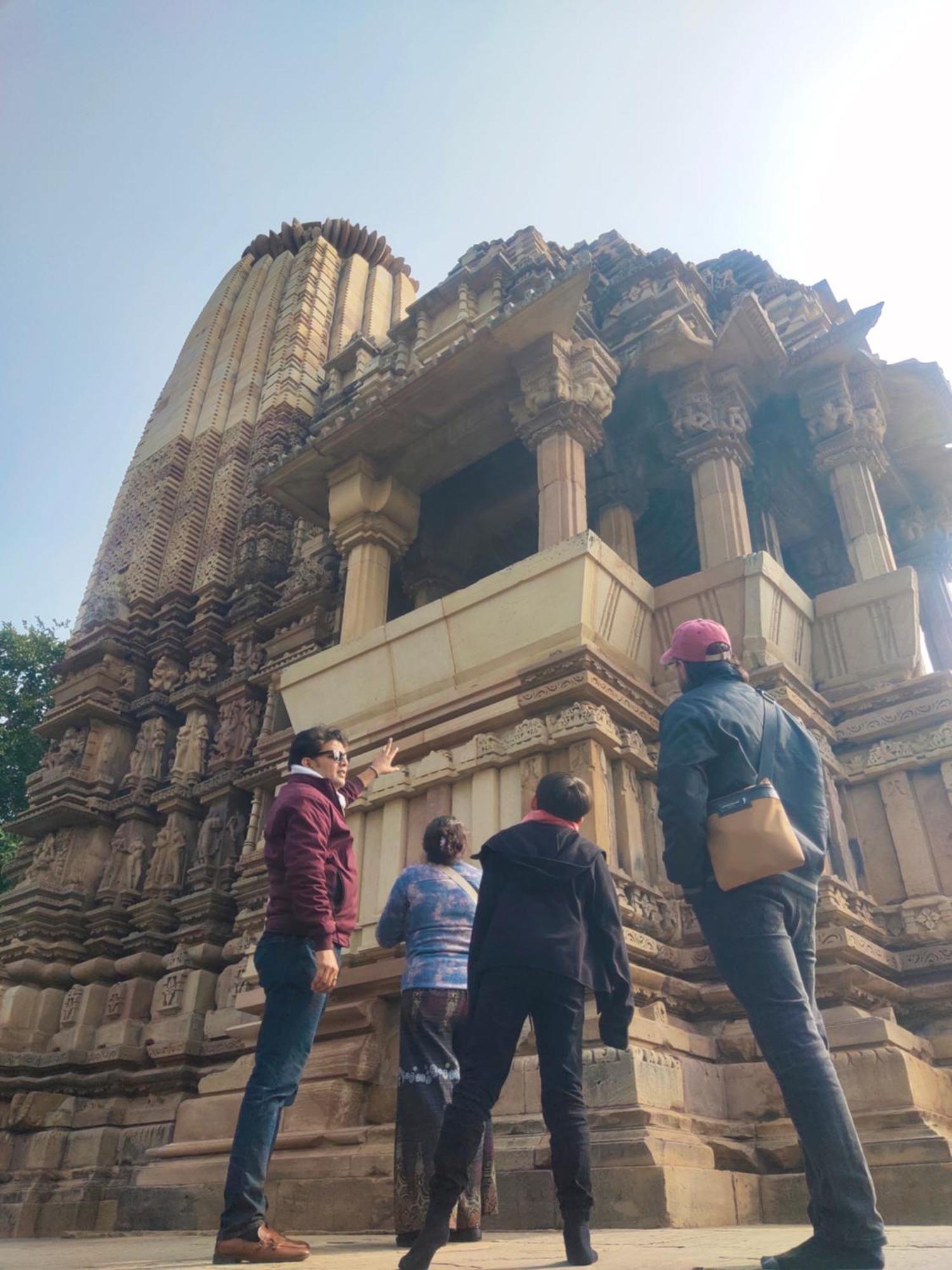 Khajuraho Glory Homestay Extérieur photo