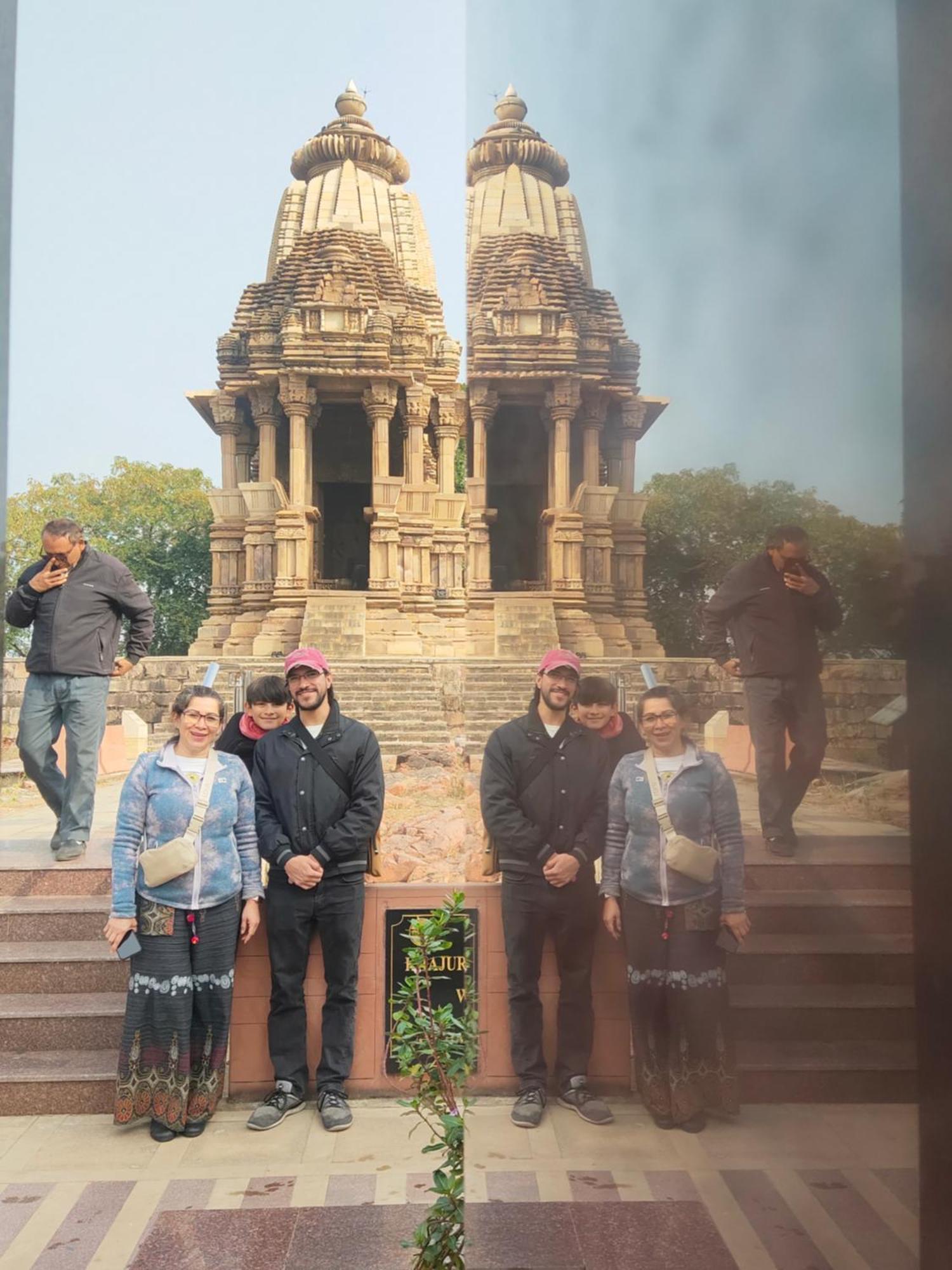 Khajuraho Glory Homestay Extérieur photo
